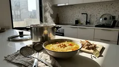 Sopa de pollo con fideos lista en 30 minutos: caldo con cuerpo y sabor casero