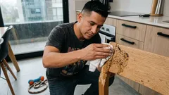 Cómo evitar que tu perro muerda los muebles: causas y soluciones que sí funcionan