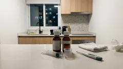 Paracetamol o ibuprofeno en guaguas: qué dice un estudio grande sobre seguridad en el primer año